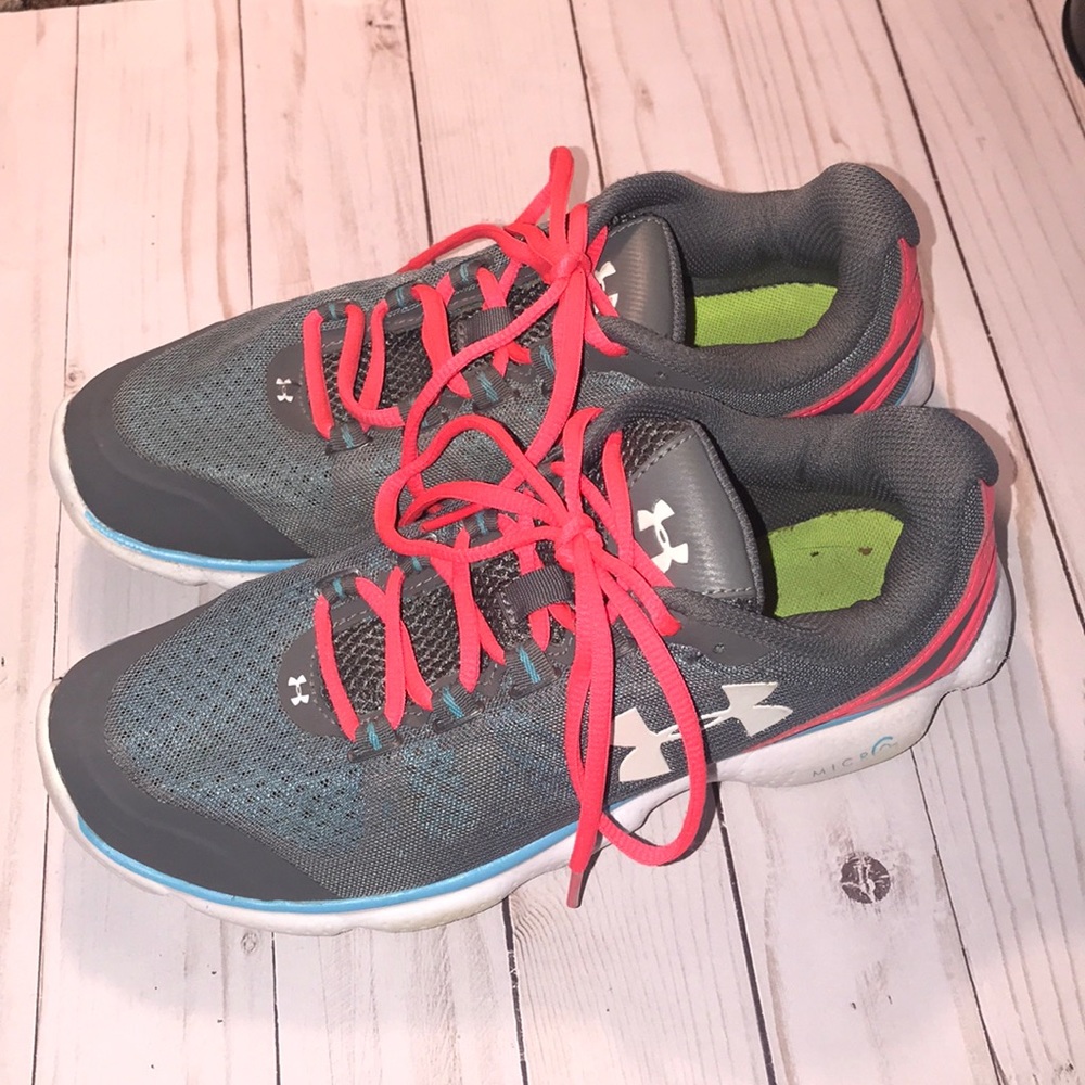 Women’s Under Armour Tennis Shoes Size 8